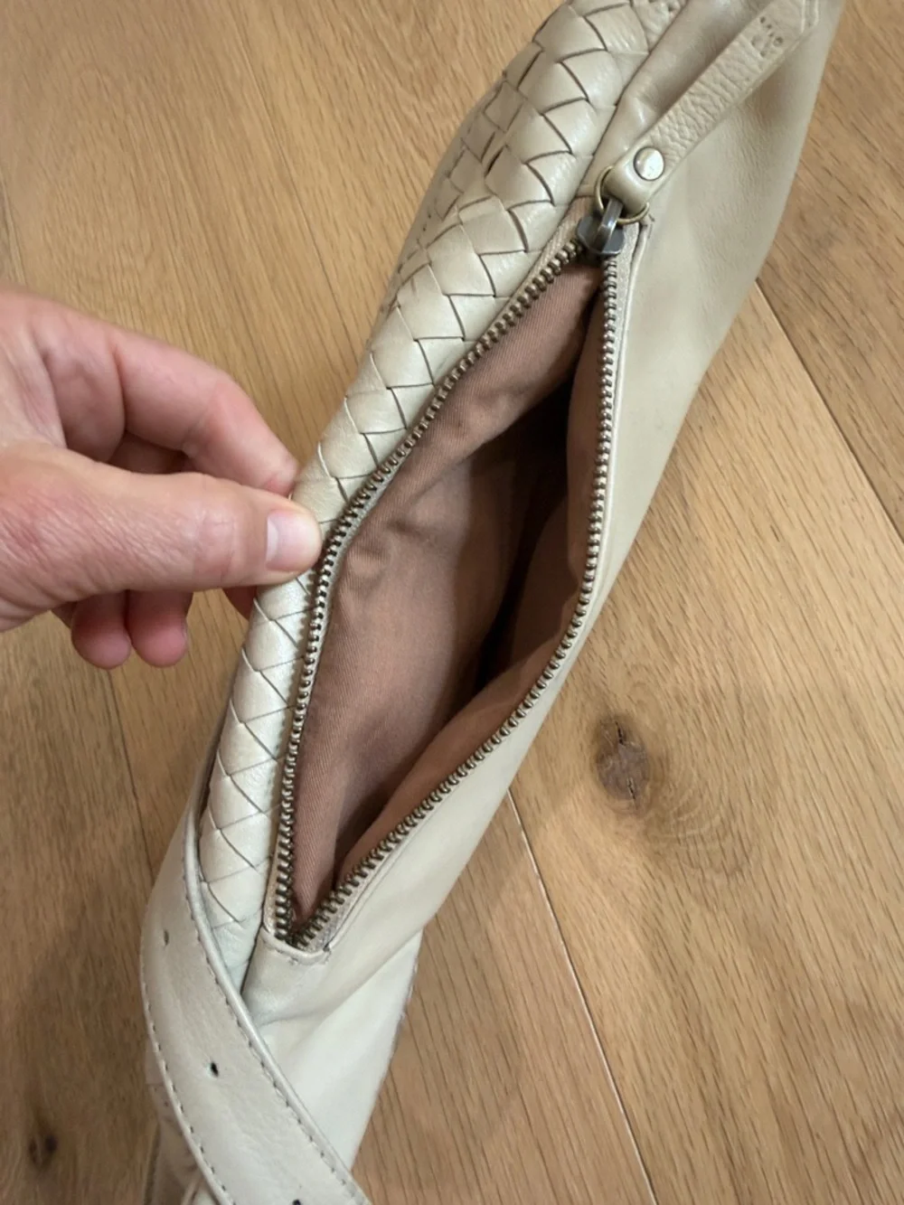 MANDRN Woven Leather Belt Bag in Light Beige - Picture 4 of 5